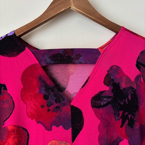 Clara Sunwoo Back Keyhole Floral Blouse 1X Pink Short Sleeve - Picture 4 of 7